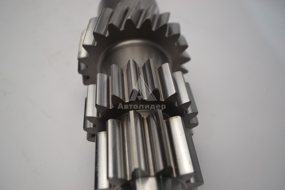 154-1701048 Вал промежуточный КПП 154-1701048